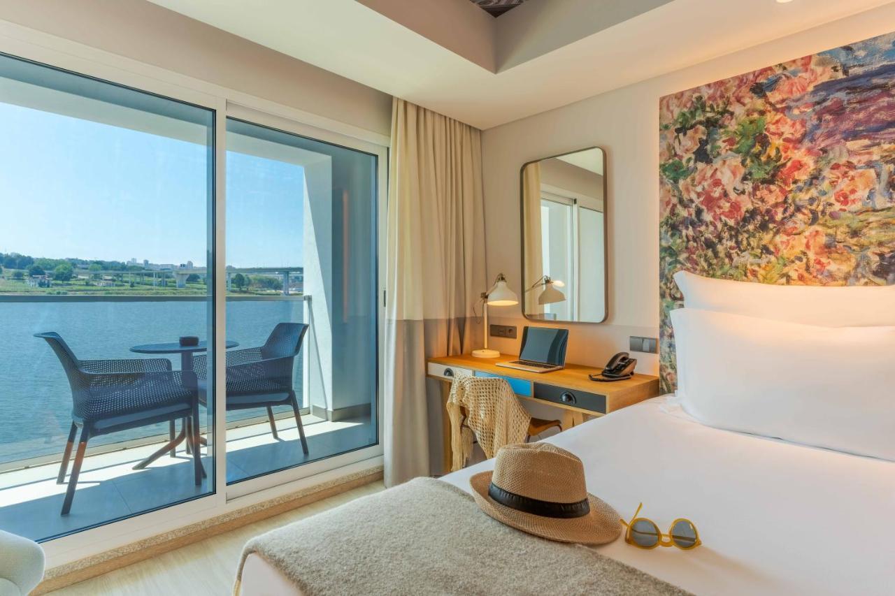 Pestana Douro Riverside - Preferred Hotels & Resorts, Lifestyle Valbom  Exterior photo A room at the hotel